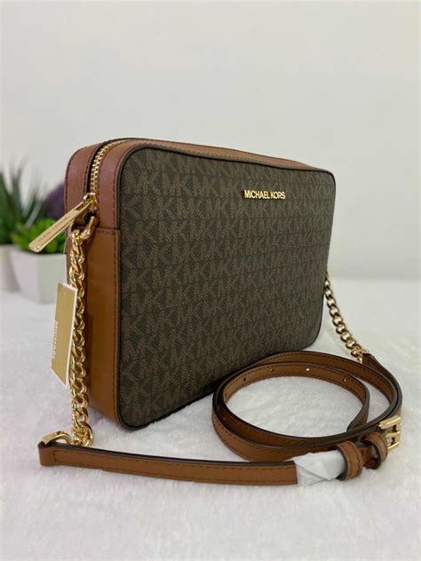 Bolsas crossbody .